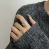 Anillo Cruzado de Onda Abierta Simple Versátil Tipo Rejilla Transfronterizo Europeo y Americano para Mujeres Diseño de Nicho Versión Ancha Pulsera Ajustable
