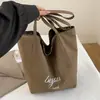 Bolso de Hombro de Doble Cara Estilo Coreano con Estampado de Leopardo Blanco, Bolso de Lona de Gran Capacidad, Versátil para el Trabajo y Salir, Bolso Tote, Nuevo Modelo 2026