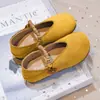 Zapatos Mary Jane de cuero para niña con una correa, colección otoño 2026, cómodos zapatos retro de abuela, zapatos tipo haba literarios estilo bosque, zapatos pequeños de cuero