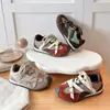 Zapatillas de entrenamiento alemanas de color block retro de nicho para mujer Otoño 2026, zapatos casuales cómodos, zapatillas deportivas versátiles que aumentan la altura