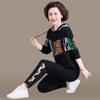 Roupa de Outono para Mãe Conjunto Esportivo Estilo Estrangeiro Mulheres de 40-50 anos Tamanho Grande Capuz Mangas Longas Moletom Casual Conjunto de Duas Peças