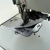 Máquina de Costura Usada para Atacado, Material Médio-Espesso, com Cortador Automático, Alimentador por Agulha, Alimentador Duplo (Superior e Inferior), Máquina de Costura Reta para Solados Grandes