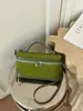 Bolsa de mão casual color-blocking retrô transfronteiriça para mulheres, novo modelo 2026, bolsa quadrada pequena versátil de camurça, bolsa transversal fashion