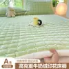 2026 Nuevo Otoño Invierno Engrosado Leche Polar Estampado Protector de Cama Colchón Otoño Invierno Cálido Protector de Cama Hogar Protector de Cama Tres