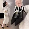 Zapatos de Tacón Alto Cadena de Perlas Deseo Puro para Mujer 2026 Otoño/Invierno Nuevo Estilo Elegantes Tacón Fino Negro Frances Versátiles Zapatos de Correa Única