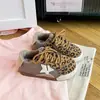 Zapatos de skate de caña baja para niños, otoño, para niñas, suela suave, antideslizantes, zapatos para niños, estampado de leopardo, empalme de estrellas, para niños, zapatos deportivos casuales