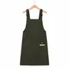Suministrados directamente por el fabricante, estos delantales de trabajo de corte ajustado y estilo de negocios para el personal de restaurantes y bares son impermeables y resistentes al aceite, y vienen con impresión personalizada gratuita.