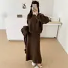 Cachecol estiloso, suéter de tricô elegante e saia - um conjunto de três peças para outono e inverno, com caimento solto e valorizador, e projetado para vendas transfronteiriças