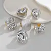 Anillo de Acero Titanio Bicolor con Diseño Geométrico de Textura Irregular, Estilo Lujo Ligero Europeo y Americano, Chapado en Oro de 18 Quilates sobre Plata y Oro