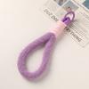 Llavero con cadena para teléfono móvil de felpa de dos colores, pequeño y fresco, con cordón, accesorio colgante para muñeca de moda femenina