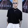 Design Sense Camiseta de gola semi-alta masculina verão artística solta manga curta cor sólida camiseta simples base interna camisa tendência