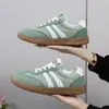 Tênis de Treinamento Moral com Solado Plano para Mulheres Modelos de Exportação Primavera e Outono 2025 Tamanho Grande Tênis Esportivo de Exportação Sapatos Brancos Casuais da Moda para Mulheres