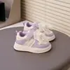 Tenis Blancos para Niña 2026 Primavera Nuevos Zapatos Infantiles Zapatos Deportivos Blancos Tenis de Caña Baja Tenis para Correr de Estudiantes de Primaria