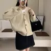 Cardigan Tricot V-neck Estilo Preguiçoso Macio e Ceroso Retrô Feminino Outono e Inverno Suéter Justo e de Alta Qualidade Jaqueta Feminina