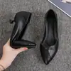 Zapatos de una sola pieza versátiles, cómodos y de suela blanda para uso en exteriores 2026 Zapatos de cuero negros elegantes de punta fina, tacones altos para mujer