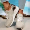 2021 Nueva Estación Independiente Venta al por mayor Casual Zapatos de Mujer Tenis Con cordones Flor Quemada Plataforma Talla Grande Zapatos Individuales