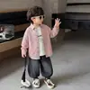 Roupa de Outono para Meninos: Camisa Xadrez Rosa, Tendência Streetwear Outono 2026 para Meninos Jovens, Camisa Estilosa para Roupa de Fora