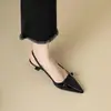 Sandalias de Moda Francesa de Tacón Bajo Cerradas para Mujer 2026 Verano Nuevo Estilo Elegantes Sexy Punta Fina Tacón de Aguja Sin Espalda
