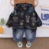 Conjunto de Roupa de Primavera para Meninos, Novo Estilo Primavera e Outono 2026 Roupas Esportivas Infantis, Conjunto de Duas Peças com Capuz e Mangas Longas para Bebê