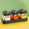 Juego de 3 tarros de vidrio para especias con cucharas y bandeja base. Organizador de condimentos para la cocina.