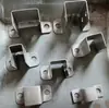 Fijaciones para vallas de acero galvanizado accesorios para barandillas de hierro forjado piezas integradas fijación de poste para valla tubo cuadrado soporte en forma de U tarjeta en forma de U