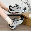 Zapatos de papá populares para mujer, nuevo modelo otoño 2026, malla fina transpirable, suela gruesa, para aumentar altura, deportivos para correr, casuales