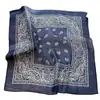 Bufanda cuadrada pequeña de algodón y lino 50*50 fresca transpirable con estampado de flor de anacardo suave artística decorativa bufanda pequeña de seda al por mayor