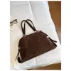 Bolsa de Mão Transfronteiriça Retrô Tendência com Rebites Feminina 2026 Nova Moda Bolsa Tote Simples de Grande Capacidade Bolsa Almofada
