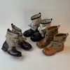 Novas botas jeans com laço 2026, estilo retrô, bico redondo, salto baixo, confortáveis, design patchwork, efeito emagrecedor, botinhas para mulheres, estilo western com tiras