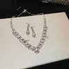Novo conjunto de brincos e colar de renda com pingente redondo cravejado de diamantes em agulha de prata, luxo leve, acessório de moda de alta qualidade para festas femininas