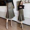 Foto Real da Saia Midi de Couro PU com Caimento Irregular Estilo Coreano Slim Fit Cauda de Peixe para Mulheres da Primavera de 2026