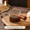 Xícara de café de alta qualidade feita de vidro com escala, copo medidor de extração de espresso italiano, jarra de leite com alça de madeira, dispensador de leite premium