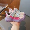Zapatos Deportivos para Niñas 2024 Primavera/Otoño Estilo Nuevo Transpirables de Malla para Niños Zapatos de Papá Ligeros Antideslizantes para Niños Medianos y Grandes