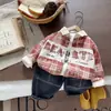 Conjunto de Roupas de Outono para Meninos 2026 Novo Estilo Versão Coreana Elegante Roupa de Primavera/Outono para Bebê Camisa de Manga Longa Conjunto de Três Peças Dropshipping