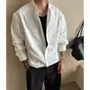 Camisa de trabalho azul escuro com gola alta masculina manga longa top chique para o início do outono toque de alta qualidade estilo descolado e rebelde camisa casual solta