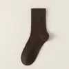 Meias de Lã para Homens, Meias de Cano Médio para Outono e Inverno, Meias Masculinas na Cor Café, Espessadas, Macias, Quentes, Cor Sólida, Meias de Lã Merino