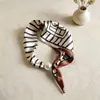 Lenço de Seda com Estampa Pied-de-Poule de Luxo Leve, Lenço Quadrado, Colar de Pérolas, Lenço Magnético Triangular, Lenço Preguiçoso, Lenço de Pescoço com Pingente