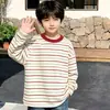 Camiseta de manga larga a rayas de retazos de algodón puro para niños, nuevo estilo primavera y otoño 2026 para niños, camiseta básica holgada, top de moda