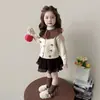 Cárdigan de Punto con Bordado de Hongos Estilo Coreano para Niñas Otoño/Invierno 2026 Nueva Moda Infantil Suéter Elegante de Lana para Niña Pequeña