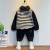 Terno de malha listrado para meninos 2023 primavera e outono novo infantil bonito casual de duas peças estilo ocidental para bebês roupas infantis