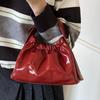 Bolsa de Mão Feminina em Couro com Cera de Óleo Moda Transfronteiriça 2025 Nova Bolsa Transversal de Corrente de Alto Padrão Elegante Bolsa Saco