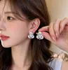 Brincos florais de pérola estilo francês, elegantes e estilosos, delicados e da moda, um novo design popular para mulheres, atacado disponível