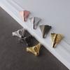 Nuevo aleación de zinc antiguo asiento de pie multicolor caja de madera caja de regalo fondo reposapiés aleación bronce protector de esquina fabricantes punto