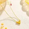 Popular en Xiaohongshu: Collar de moda con letra V de acero de titanio para cuerpo entero, versátil y elegante, con un toque de alta gama, conjunto INS