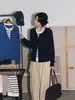 Breve Descrição Riscada: Cardigan Sofisticado para o Dia a Dia, Lã Lavável, Gola Redonda, Falso Duas Peças, Manga Longa, Suéter de Tricô Listrado Color-Block