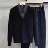 Chaqueta cárdigan de punto de color liso con cuello en V para hombre, estilo coreano, moderna, informal y versátil, de un solo botón, nueva colección 2025.