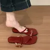 Primeiro Encontro com os Novos Sandálias Slip-On Quadradas de Bico Fino para Mulheres da Temporada de Verão 2026, Apresentando Tiras Finas e Estilo Romano
