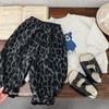 Calças de Fleece Forradas para Meninos Calças Estampadas de Leopardo 2025 Inverno Novas Calças Scimitar para Crianças Calças Casuais Largas Engrossadas para Bebês