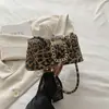 Bolso bandolera de moda con estampado de leopardo retro, nuevo estilo 2026, bolso de mano casual simple y elegante, bolso cuadrado pequeño versátil para mujer