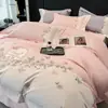 Conjunto de quatro peças de bordado de algodão conjunto de quatro peças de algodão puro com emenda de cor sólida presente doméstico lençol lençol de baixo conjunto